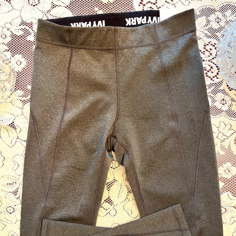 IVY PARK - Mid-Rise Sculptured Legging / Full Length / Medium / Grey/Black